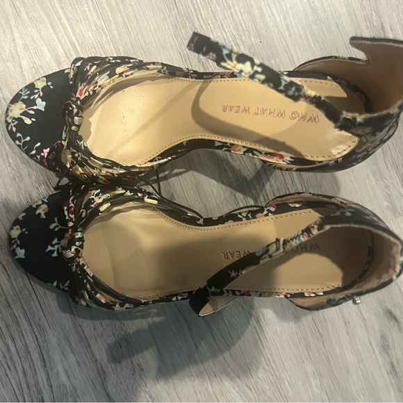 Who What Wear Black Floral Heels - Picture 2 of 7